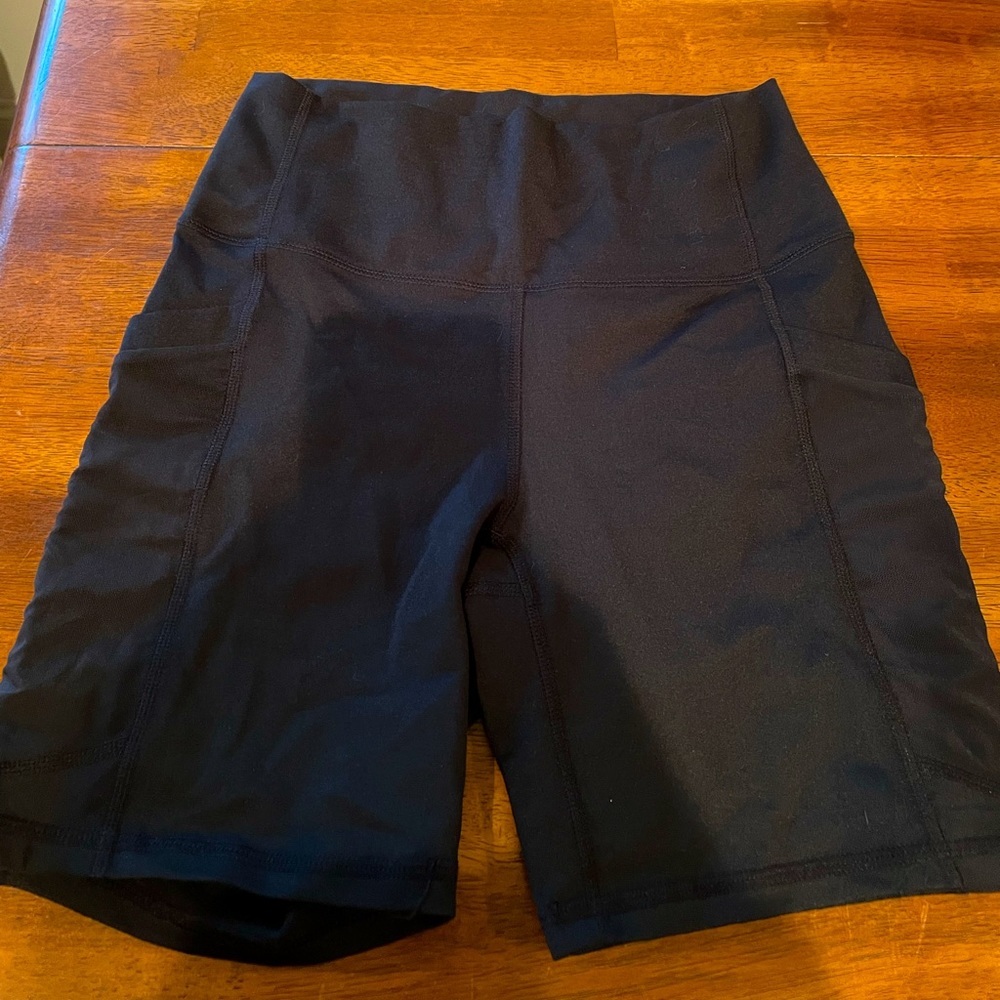 Fabletics Mila High-waisted pocket shorts